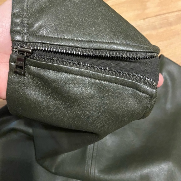 BCBG Leather-look w/zippers on shoulders.Looks grey in low light. Spandex sides - Picture 11 of 13